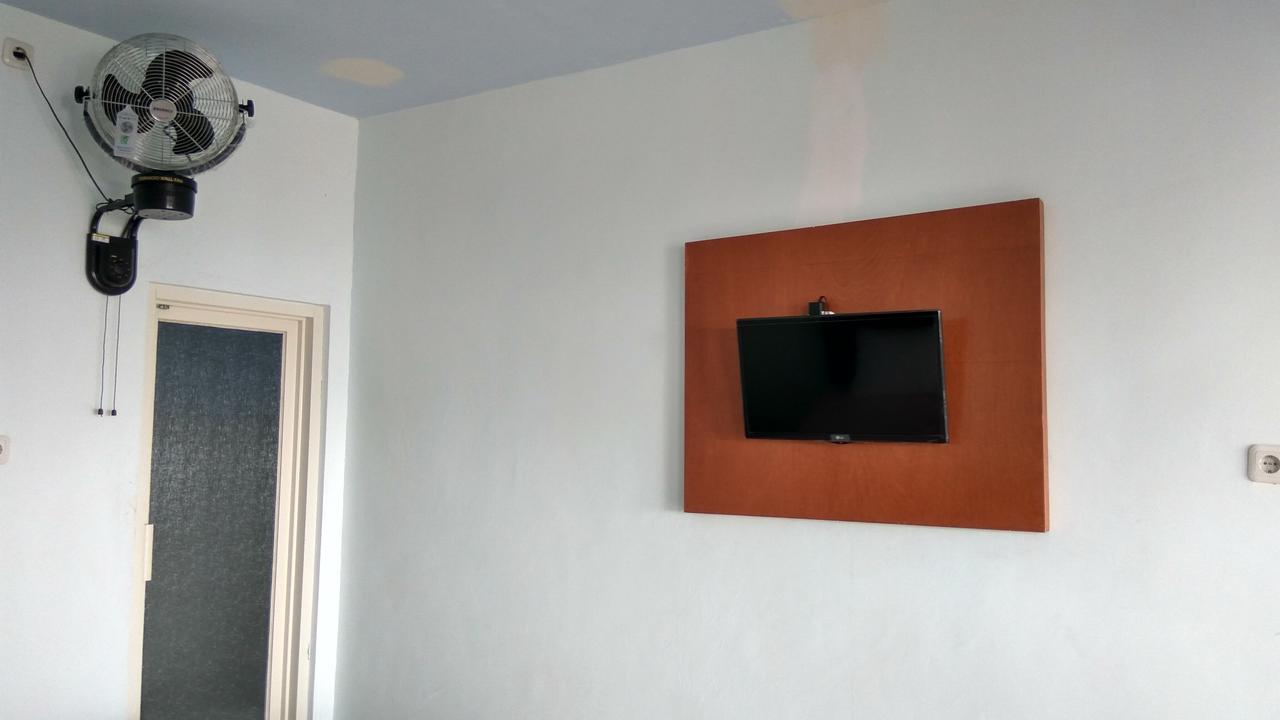 Mawar Hotel Лабуан Баджо Екстериор снимка
